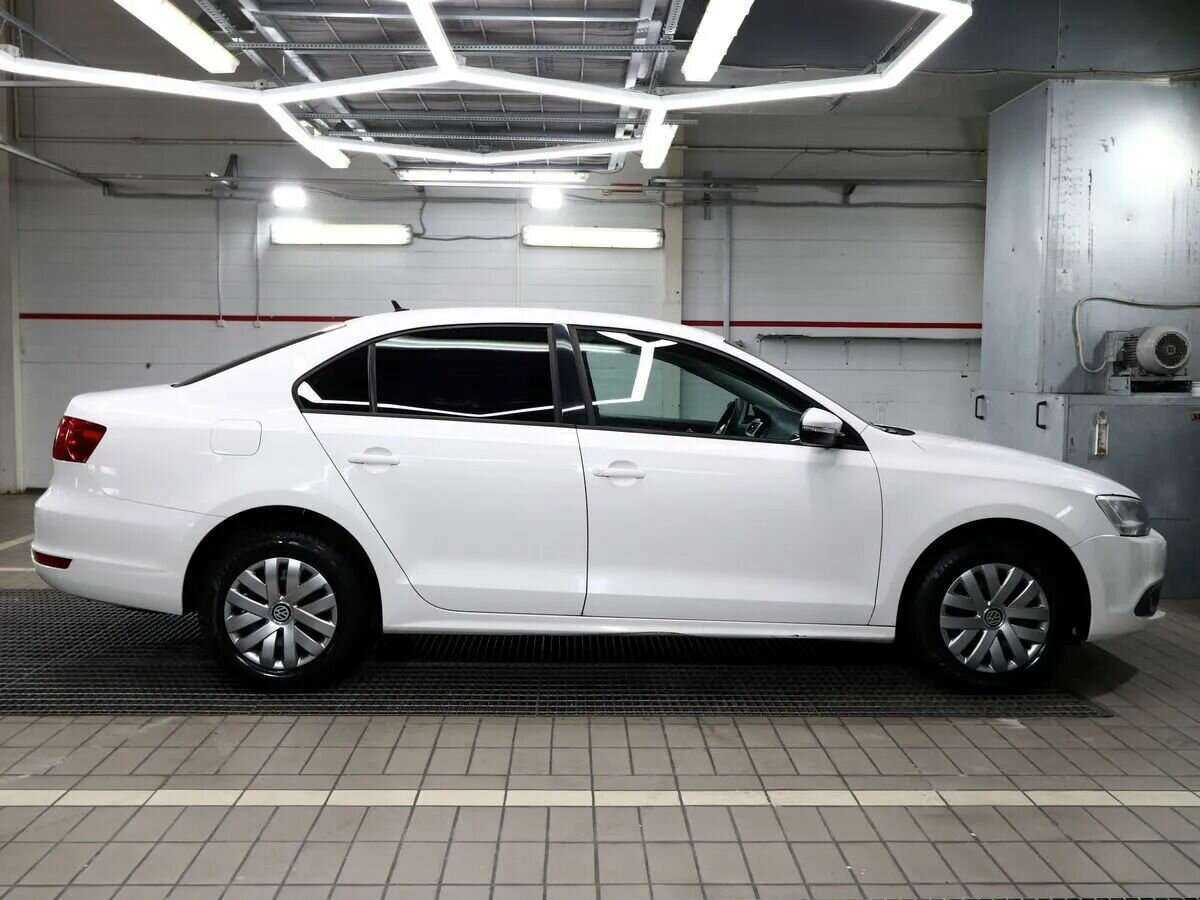 Volkswagen Jetta б/у, 2013, Механическая. Фото: #3