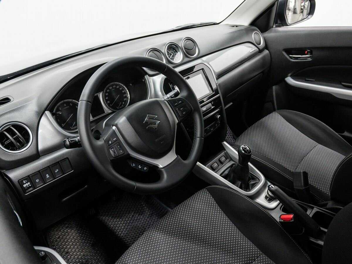 Suzuki Vitara б/у, 2015, Механическая. Фото: #13