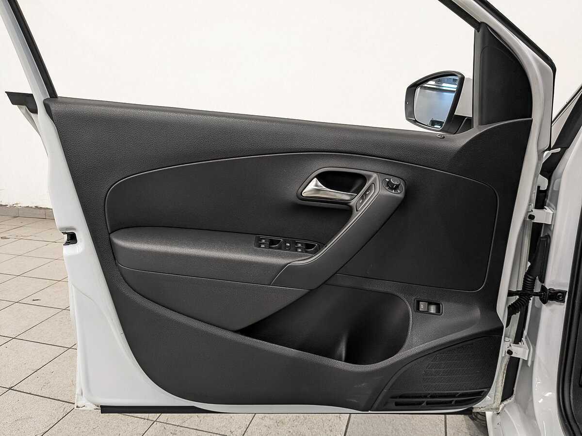 Volkswagen Polo б/у, 2018, Механическая. Фото: #18