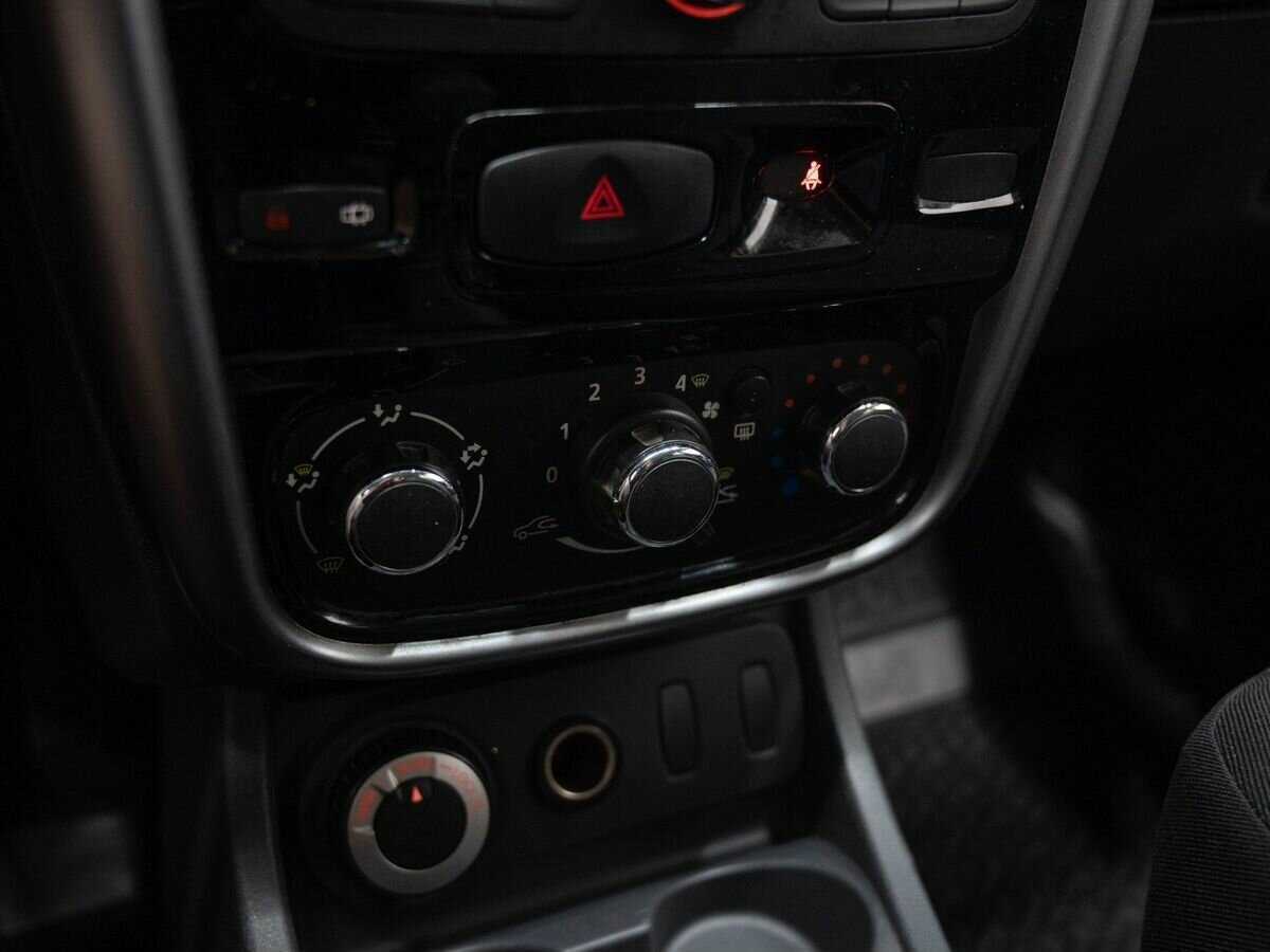 Renault Duster б/у, 2013, Механическая. Фото: #17