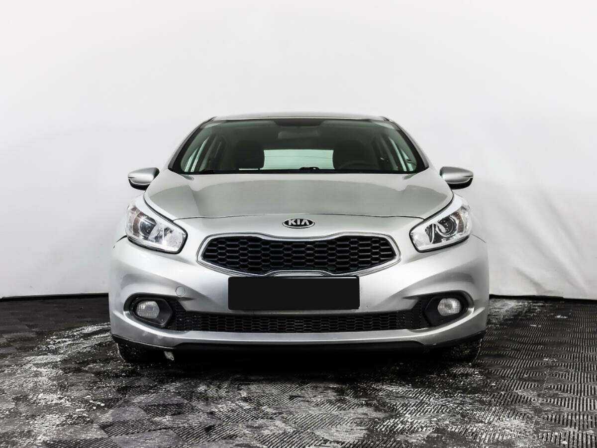 Kia Ceed б/у, 2013, Механическая. Фото: #1