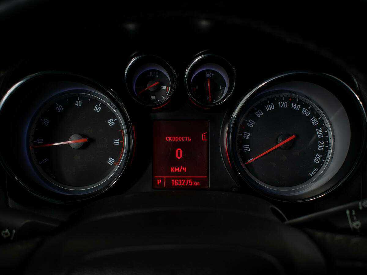 Opel Astra б/у, 2012, Автоматическая. Фото: #11