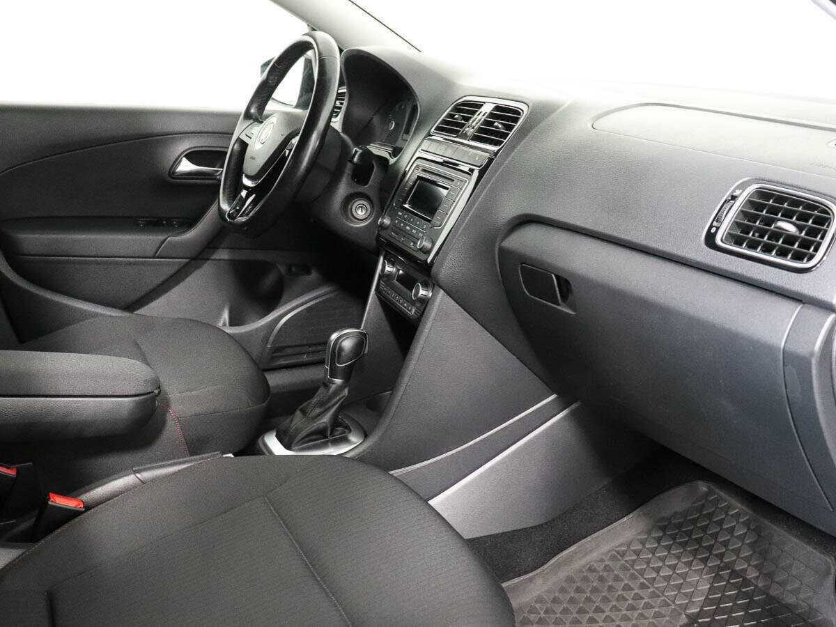 Volkswagen Polo б/у, 2017, Автоматическая. Фото: #6