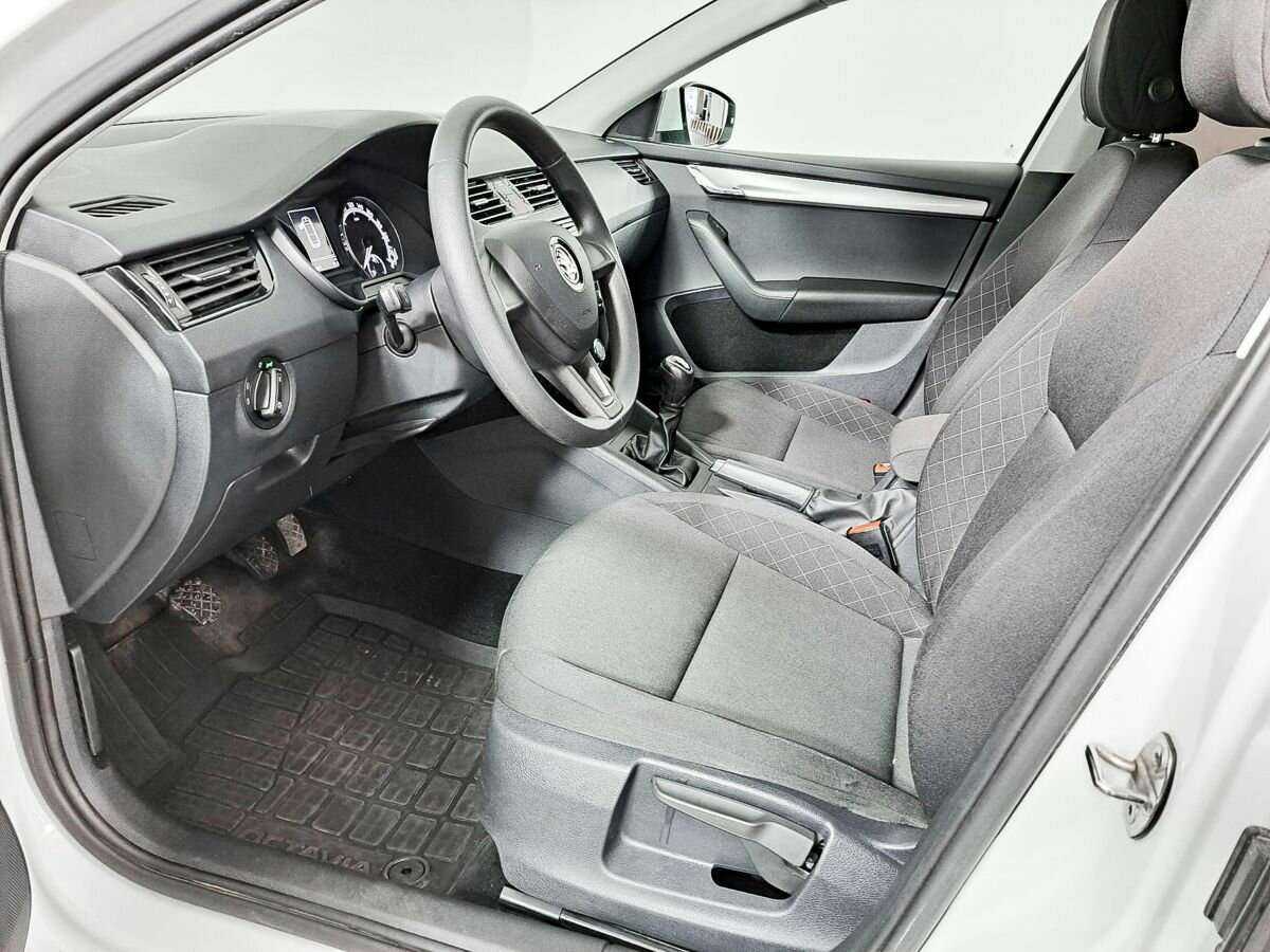 Skoda Octavia б/у, 2019, Механическая. Фото: #12