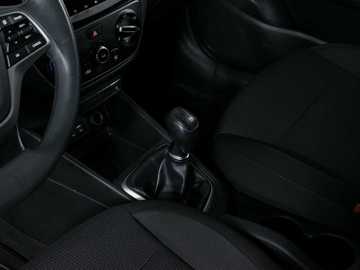 Hyundai Solaris б/у, 2018, Механическая. Фото: #12