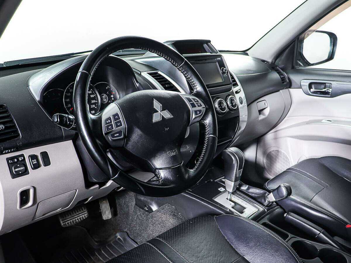Mitsubishi Pajero Sport б/у, 2014, Автоматическая. Фото: #11