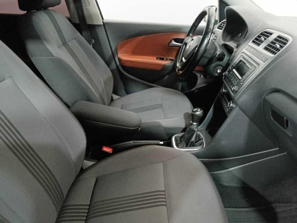 Volkswagen Polo б/у, 2016, Механическая. Фото: #8