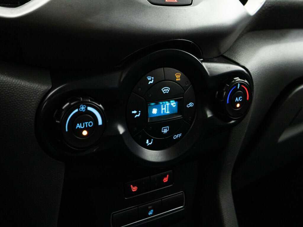 Ford EcoSport б/у, 2017, Механическая. Фото: #15