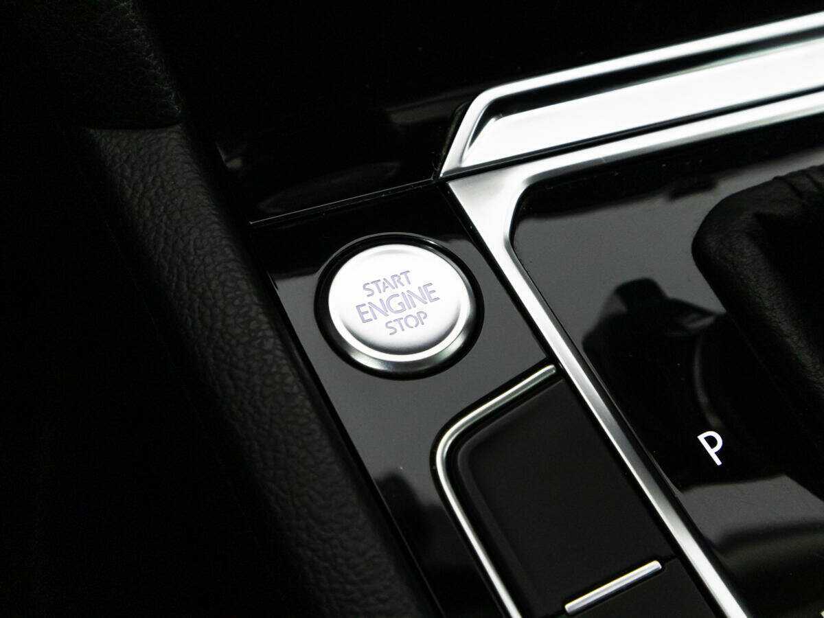 Volkswagen Passat б/у, 2017, Роботизированная. Фото: #16