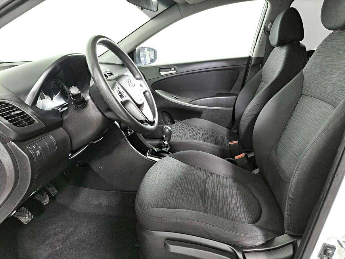 Hyundai Solaris б/у, 2016, Механическая. Фото: #11