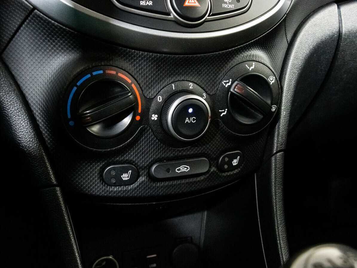 Hyundai Solaris б/у, 2015, Механическая. Фото: #12