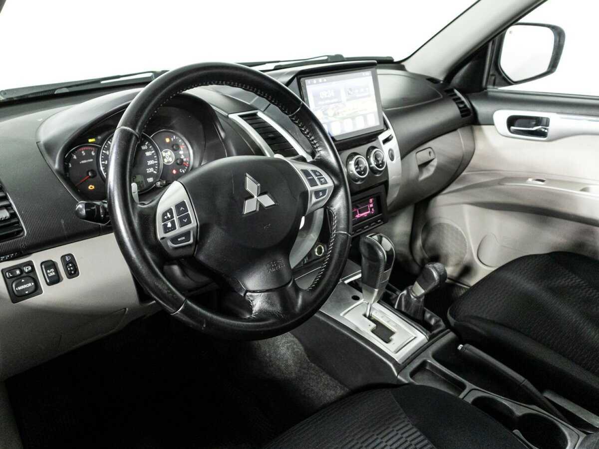 Mitsubishi Pajero Sport б/у, 2013, Автоматическая. Фото: #10