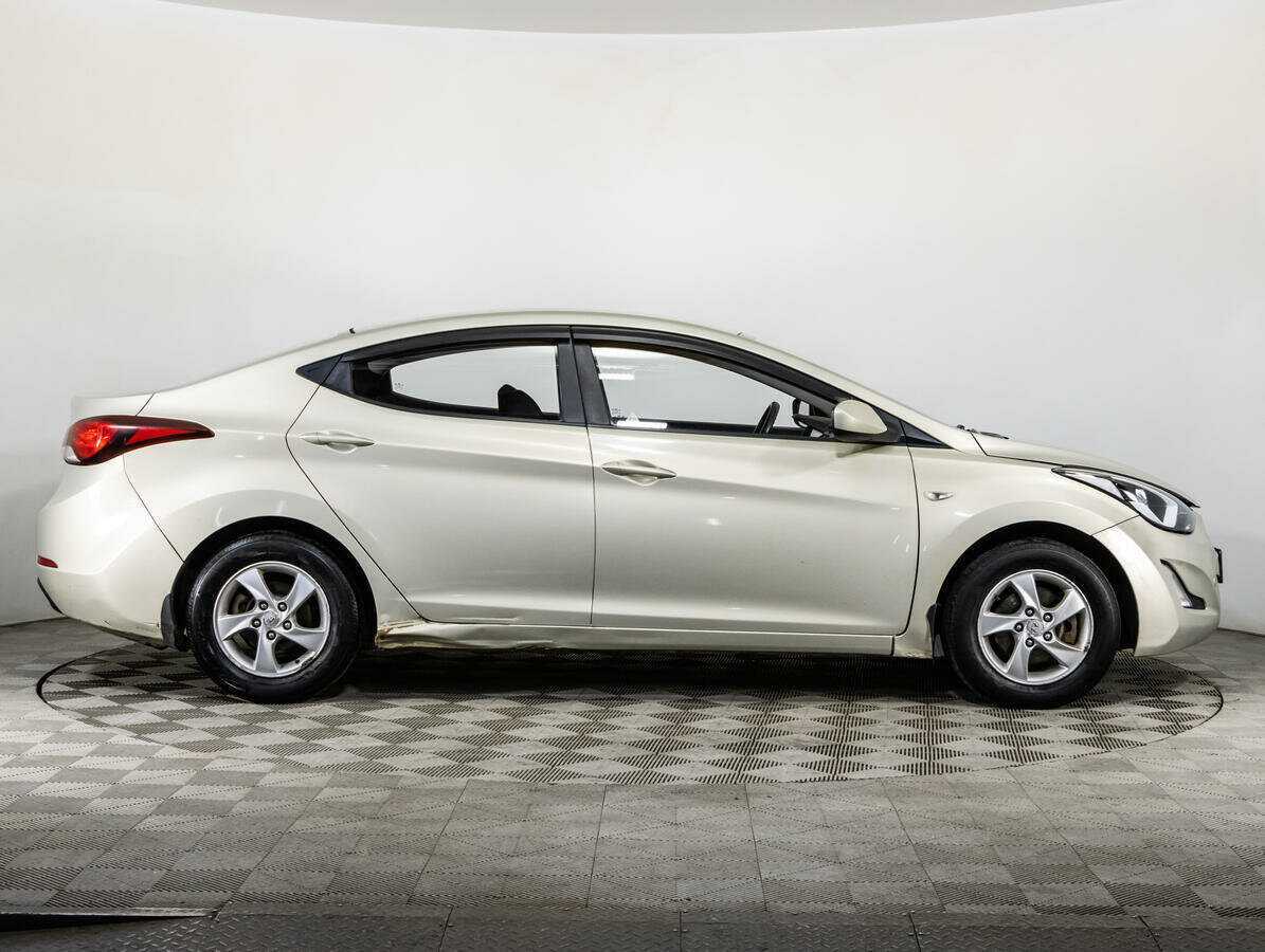 Hyundai Elantra б/у, 2015, Механическая. Фото: #3