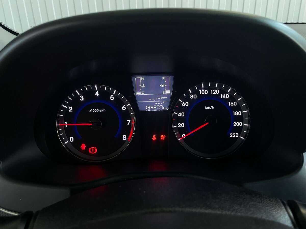 Hyundai Solaris б/у, 2014, Механическая. Фото: #12