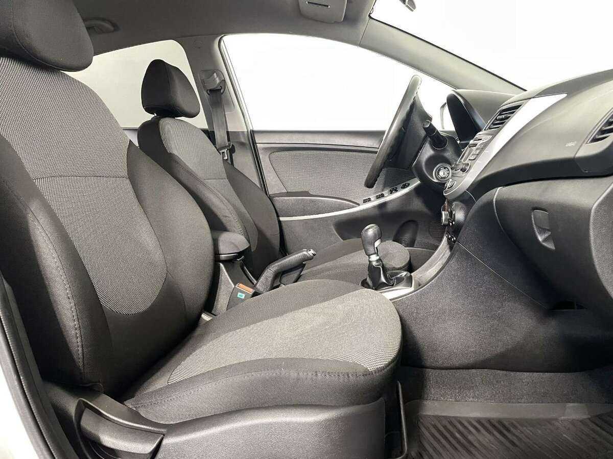 Hyundai Solaris б/у, 2014, Механическая. Фото: #13