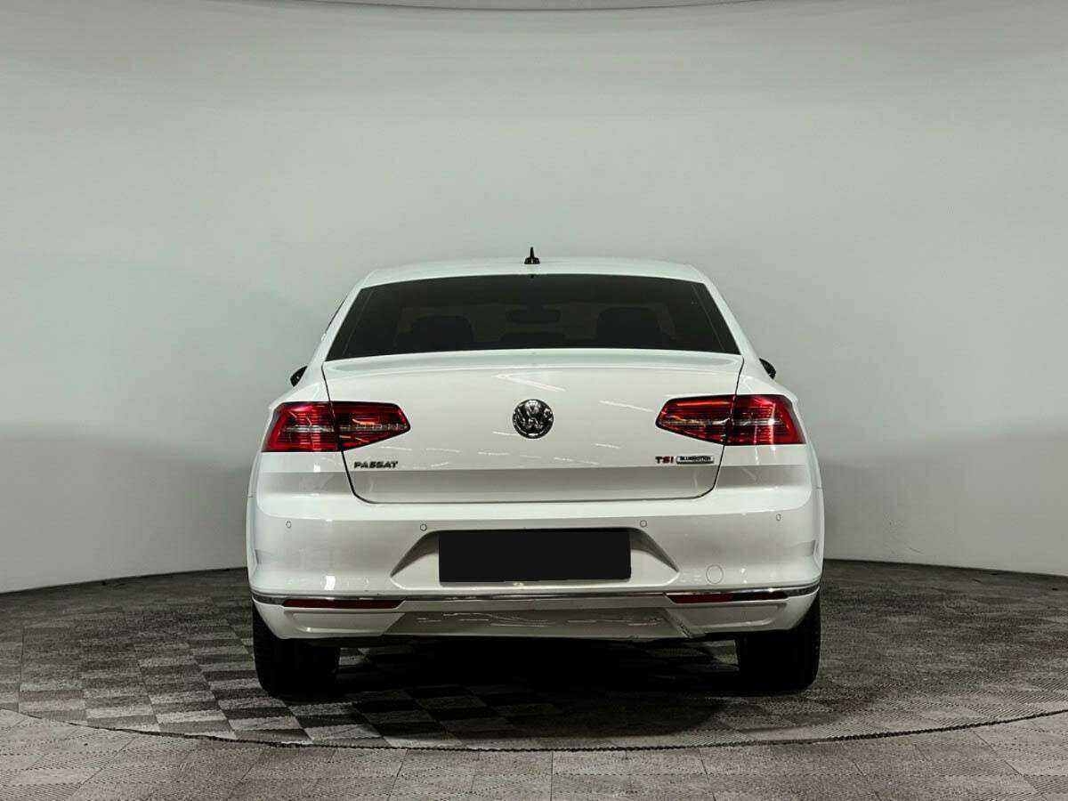 Volkswagen Passat б/у, 2017, Роботизированная. Фото: #5
