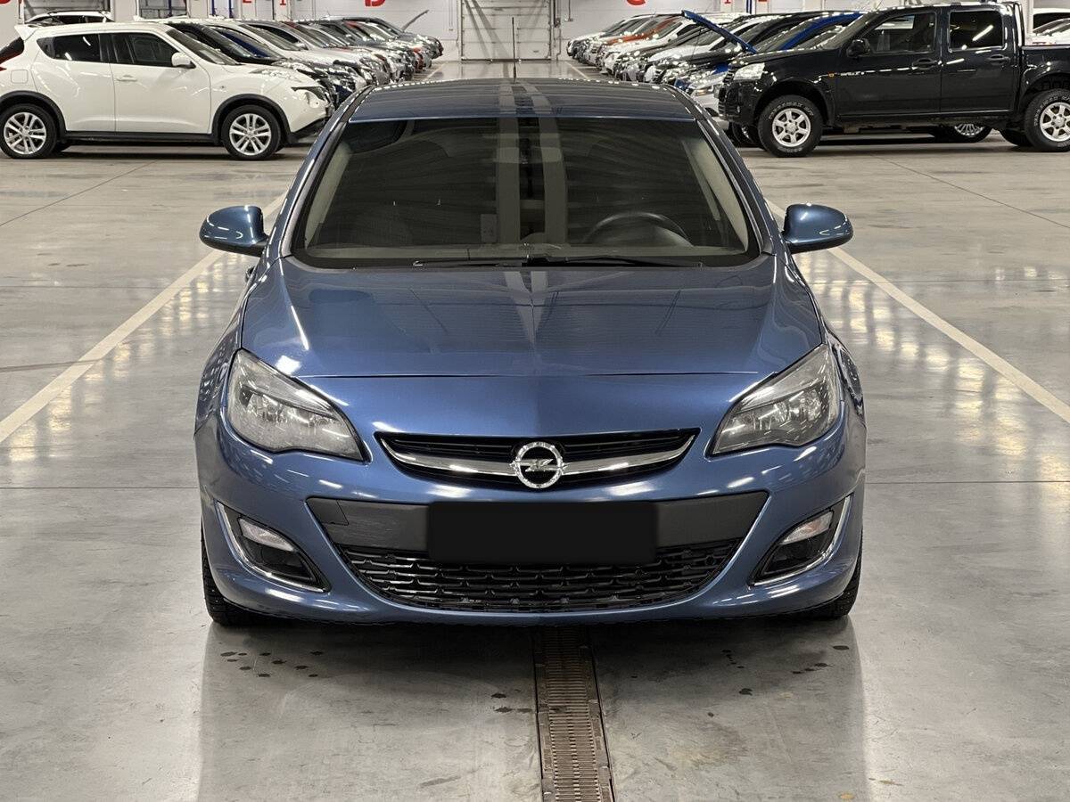 Opel Astra б/у, 2013, Механическая. Фото: #1