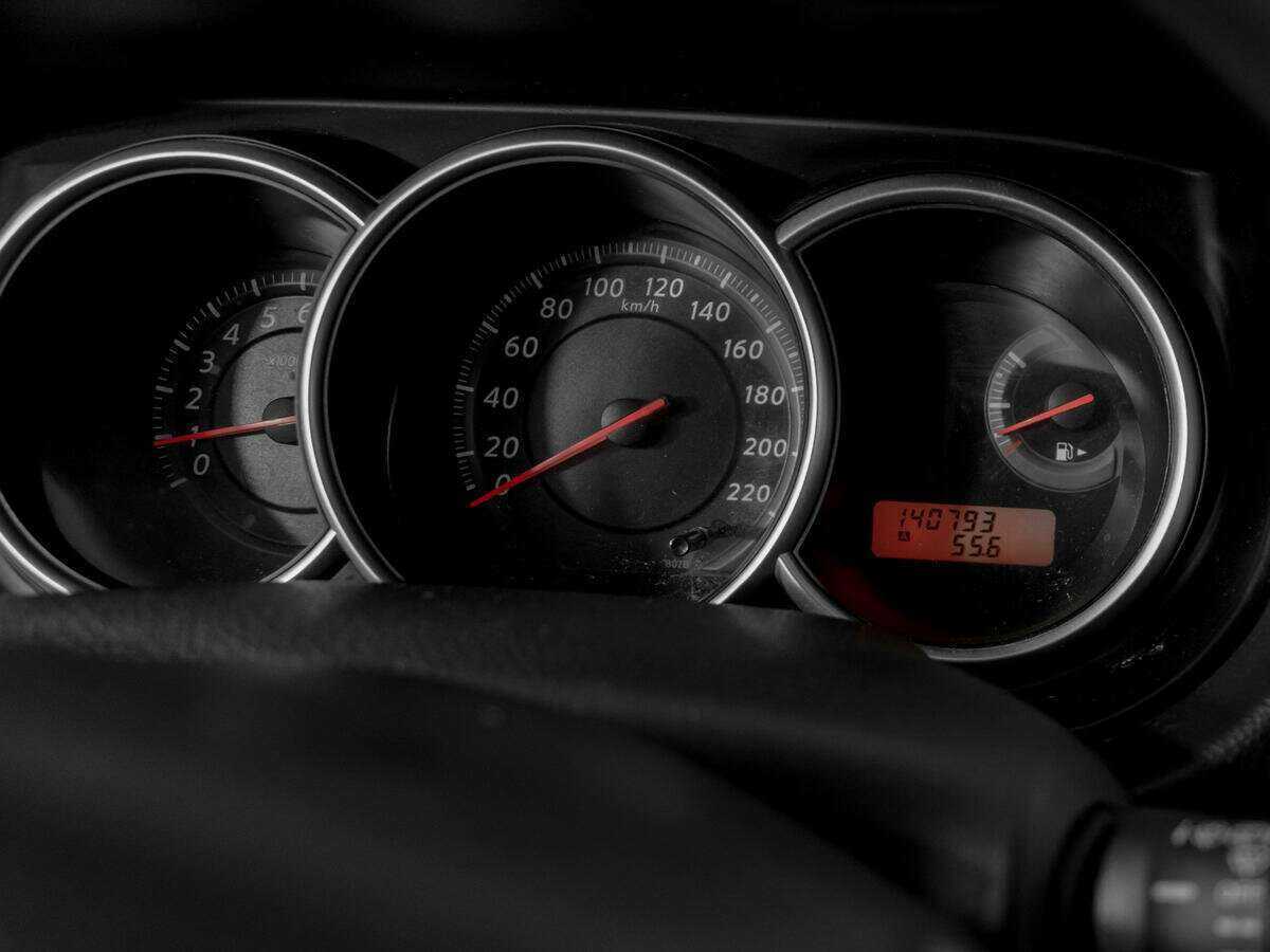 Nissan Tiida б/у, 2013, Механическая. Фото: #9