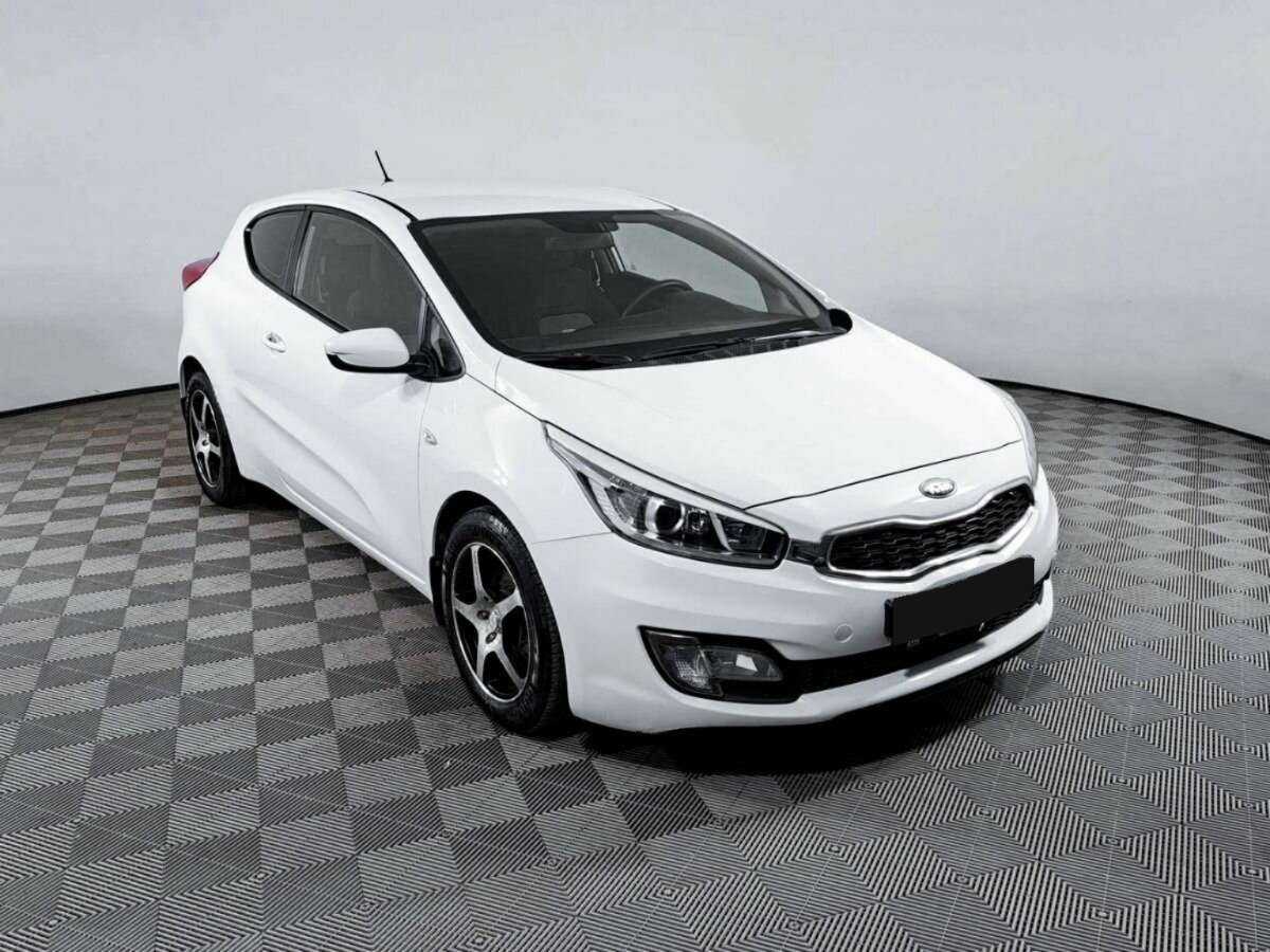 Kia Ceed б/у, 2013, Автоматическая. Фото: #2