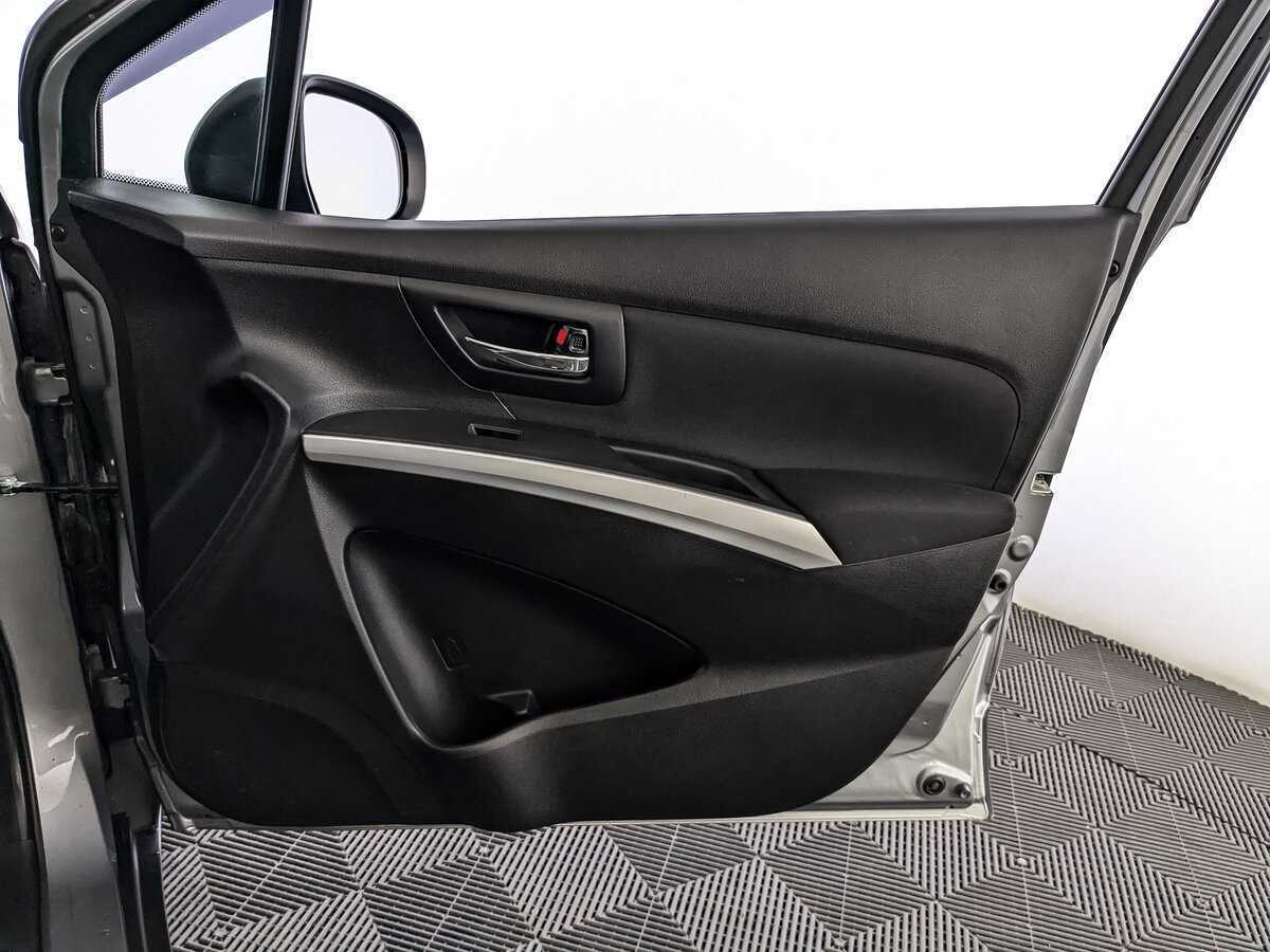 Suzuki SX4 б/у, 2014, Механическая. Фото: #19