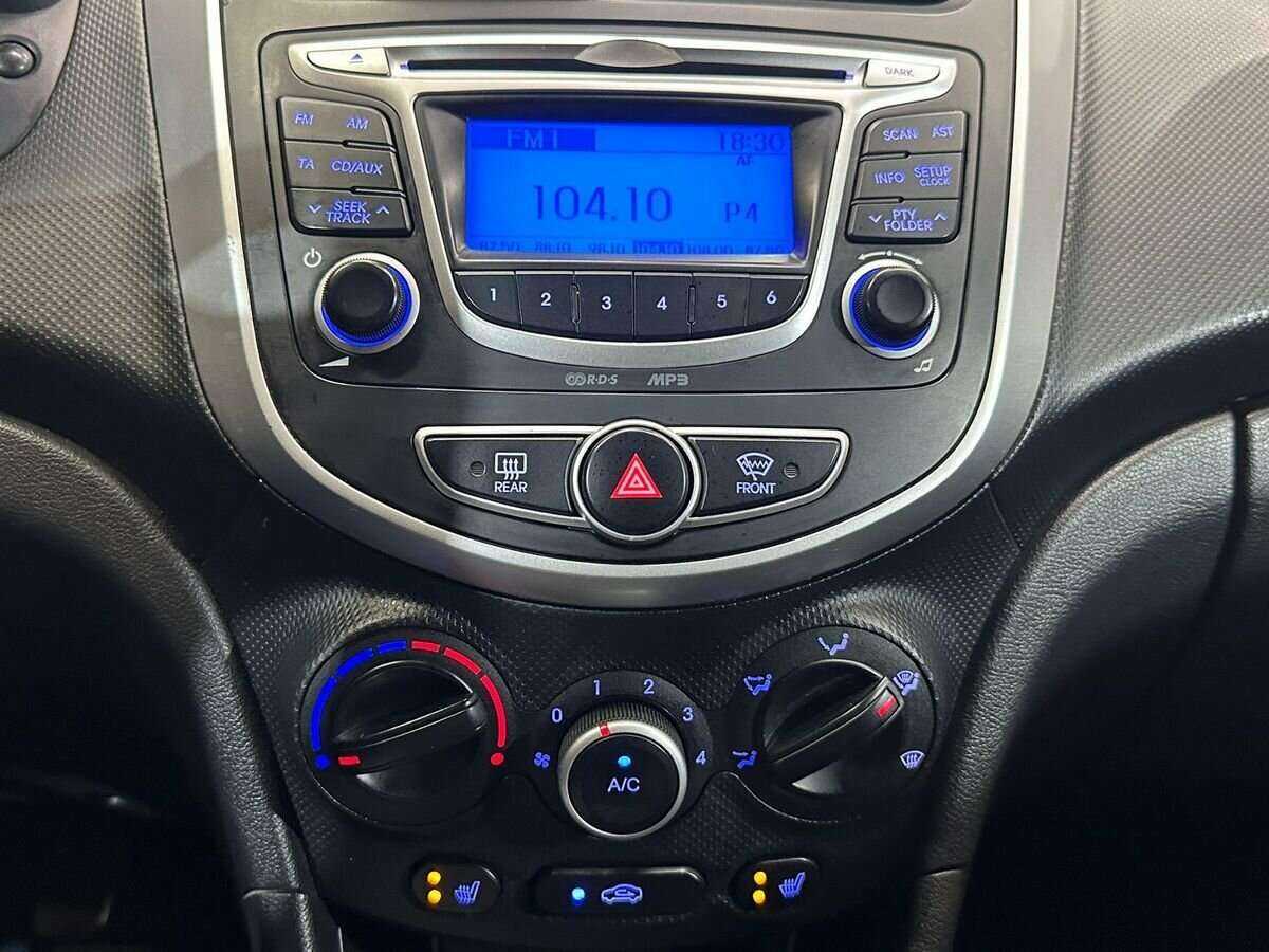 Hyundai Solaris б/у, 2013, Механическая. Фото: #12