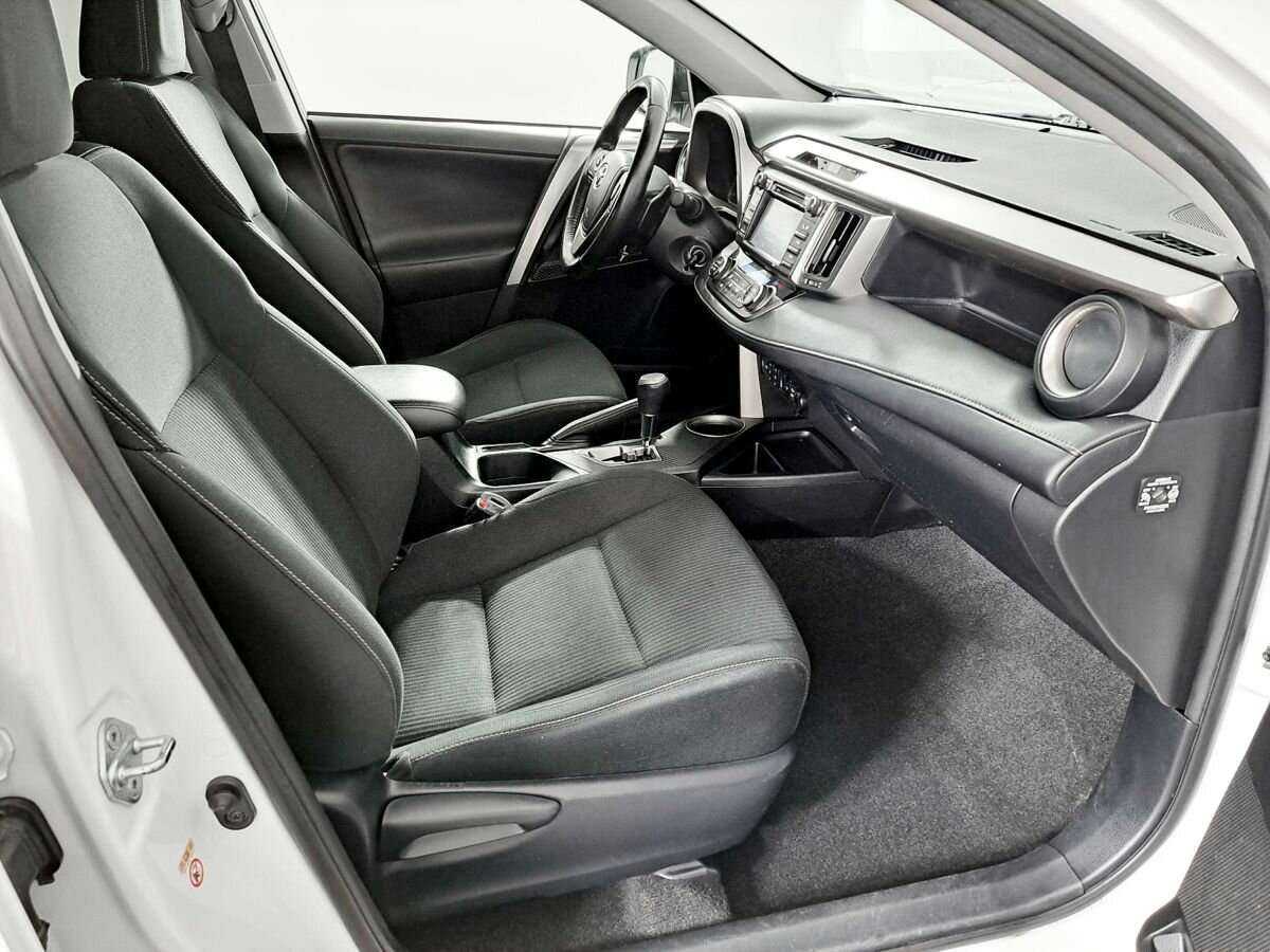 Toyota RAV4 б/у, 2015, Автоматическая. Фото: #6