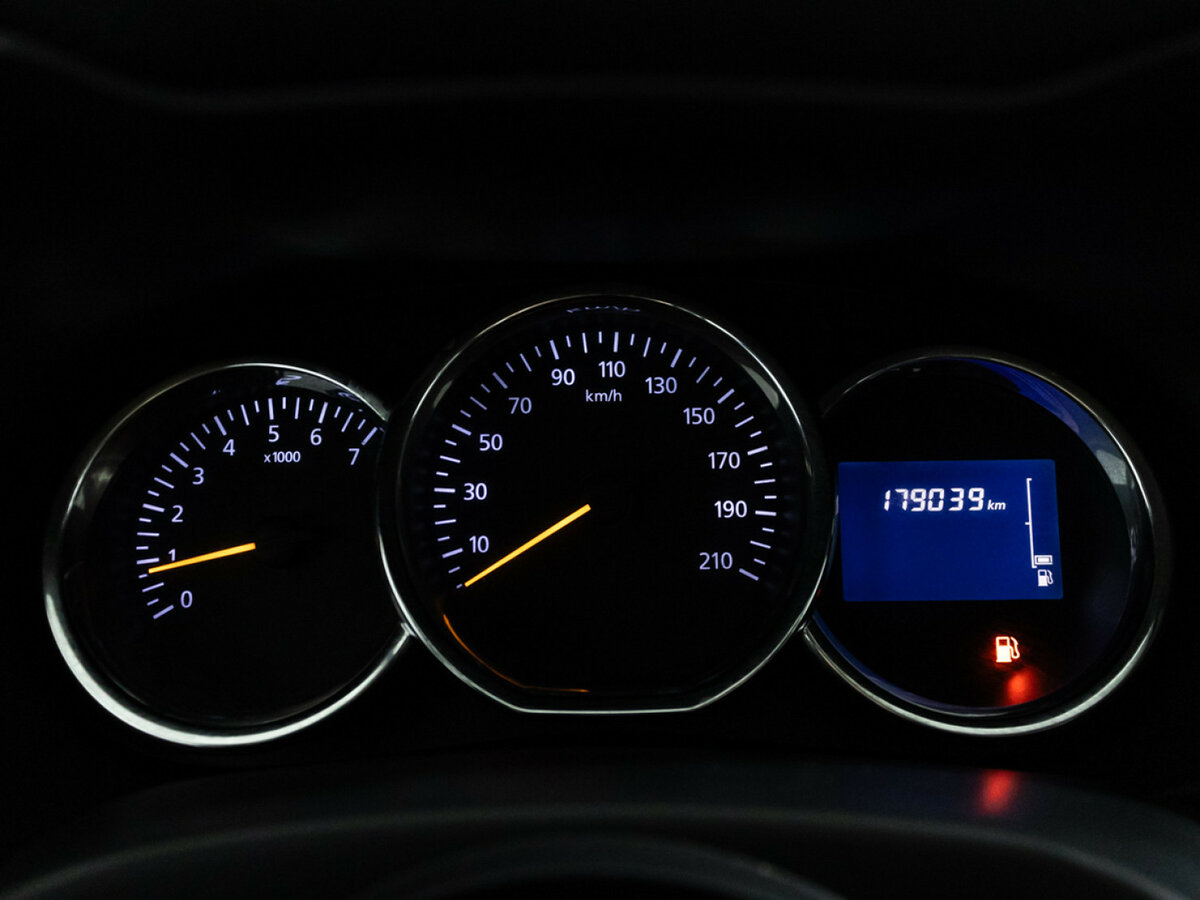 Renault Duster б/у, 2017, Механическая. Фото: #11