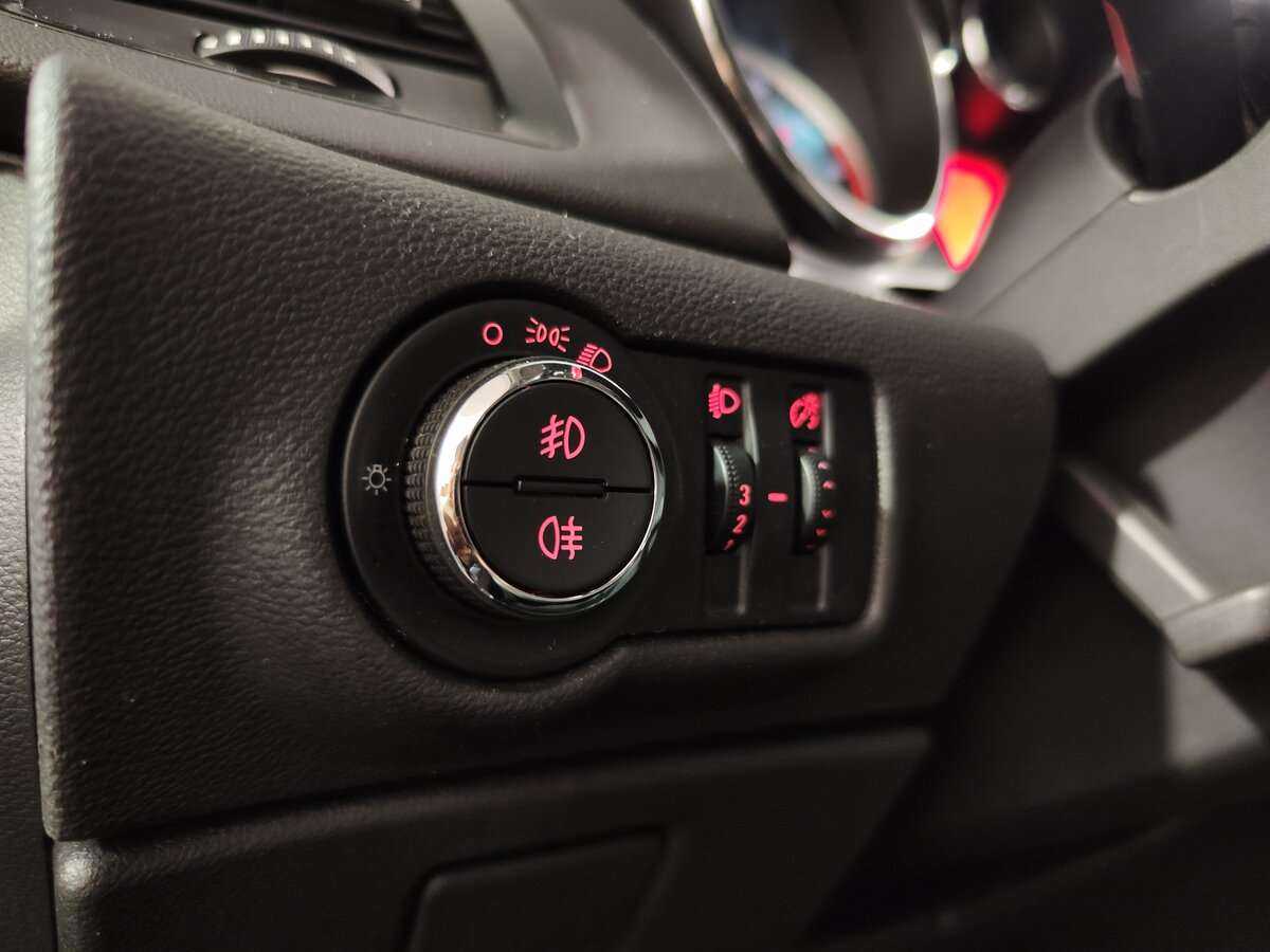 Opel Astra б/у, 2012, Автоматическая. Фото: #18