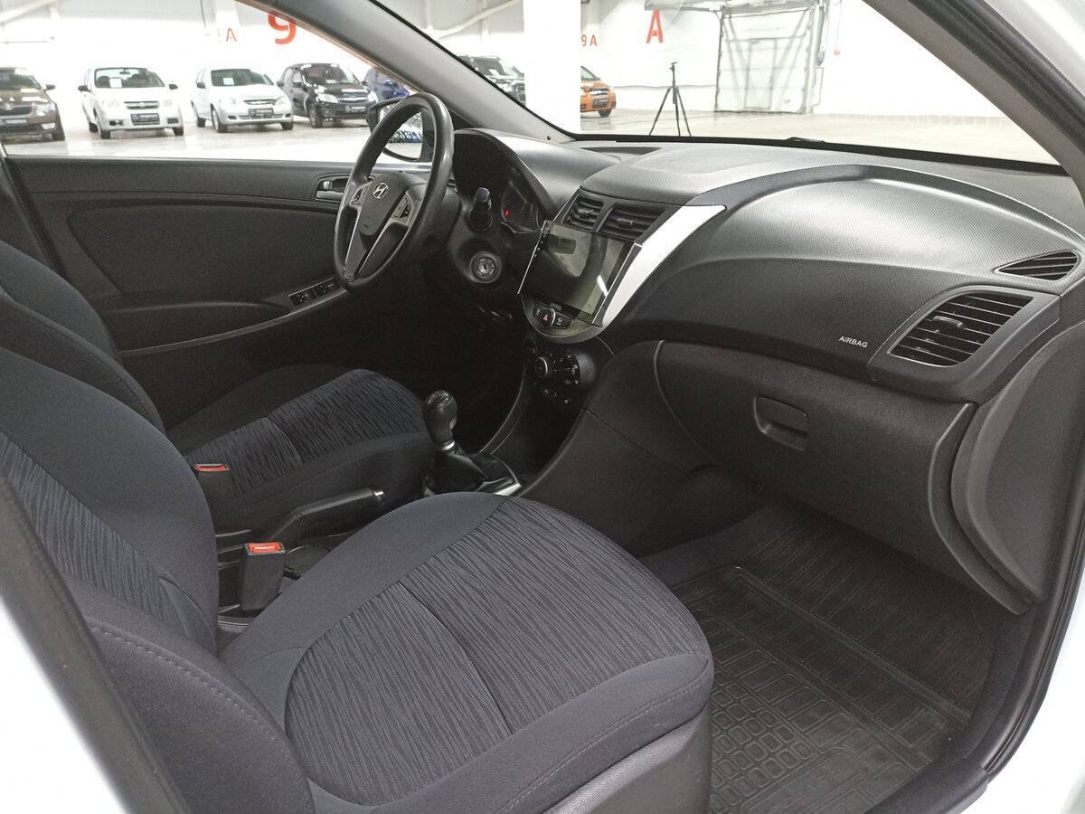 Hyundai Solaris б/у, 2015, Механическая. Фото: #10