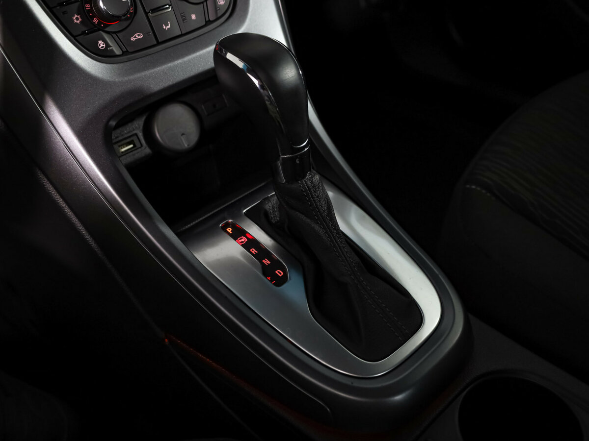 Opel Astra б/у, 2014, Автоматическая. Фото: #15