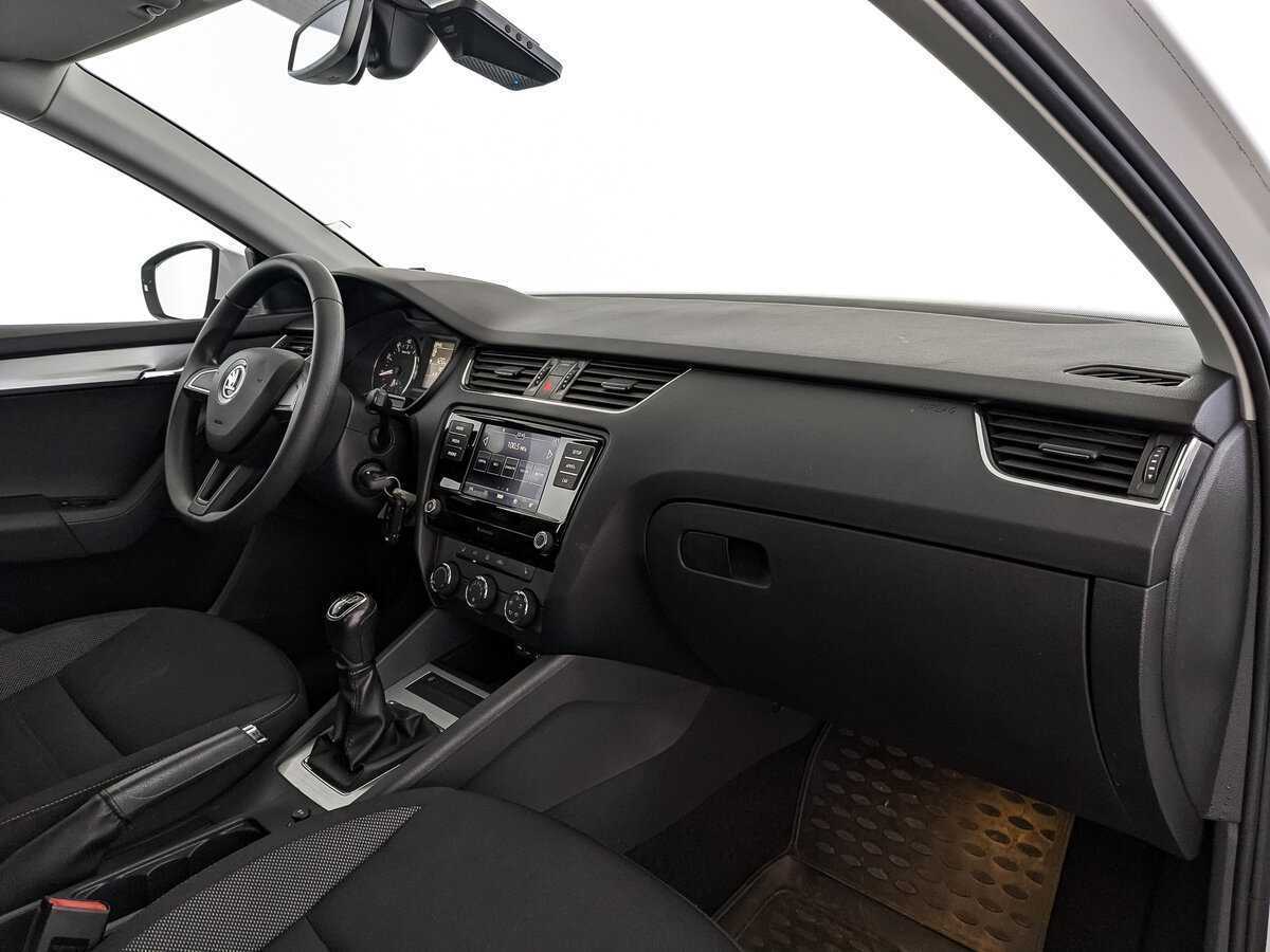 Skoda Octavia б/у, 2017, Механическая. Фото: #9