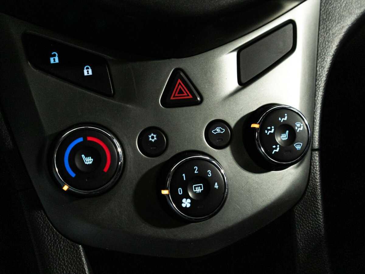 Chevrolet Aveo б/у, 2015, Автоматическая. Фото: #14