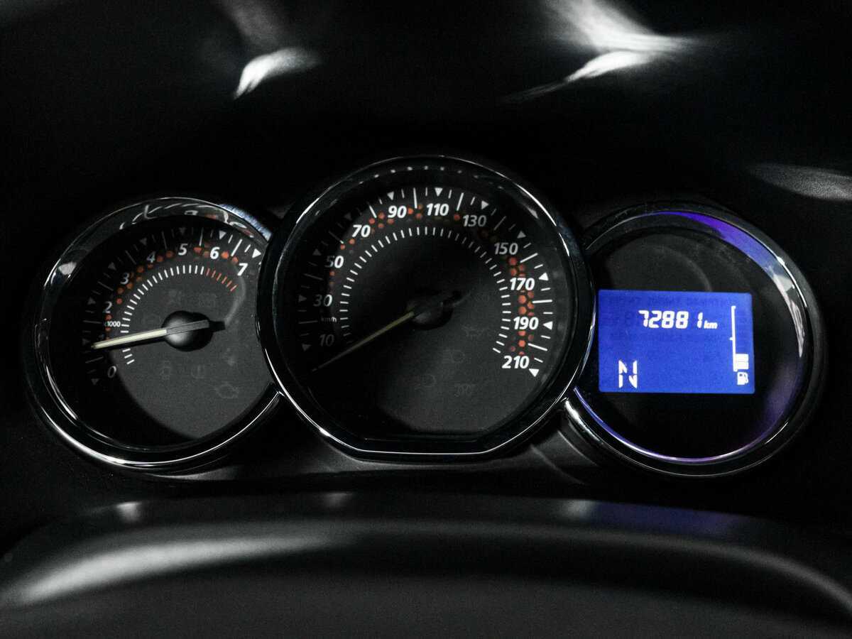 Renault Sandero б/у, 2015, Роботизированная. Фото: #15