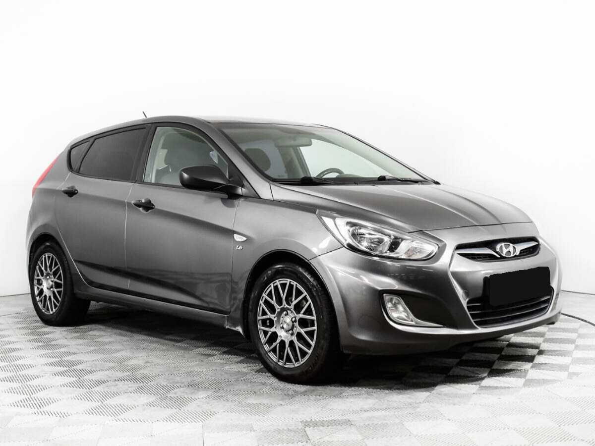 Hyundai Solaris б/у, 2012, Механическая. Фото: #2