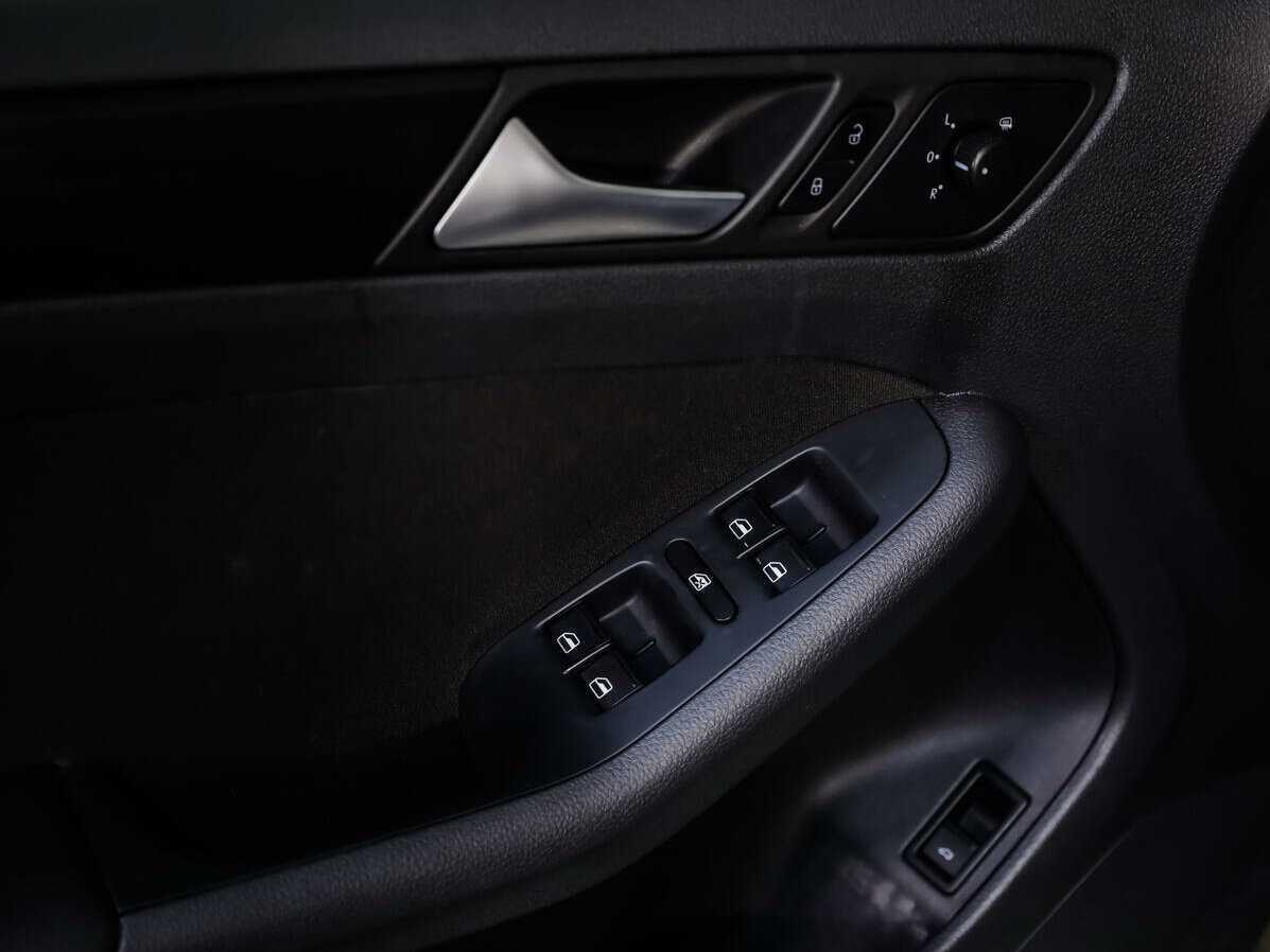 Volkswagen Jetta б/у, 2012, Механическая. Фото: #13