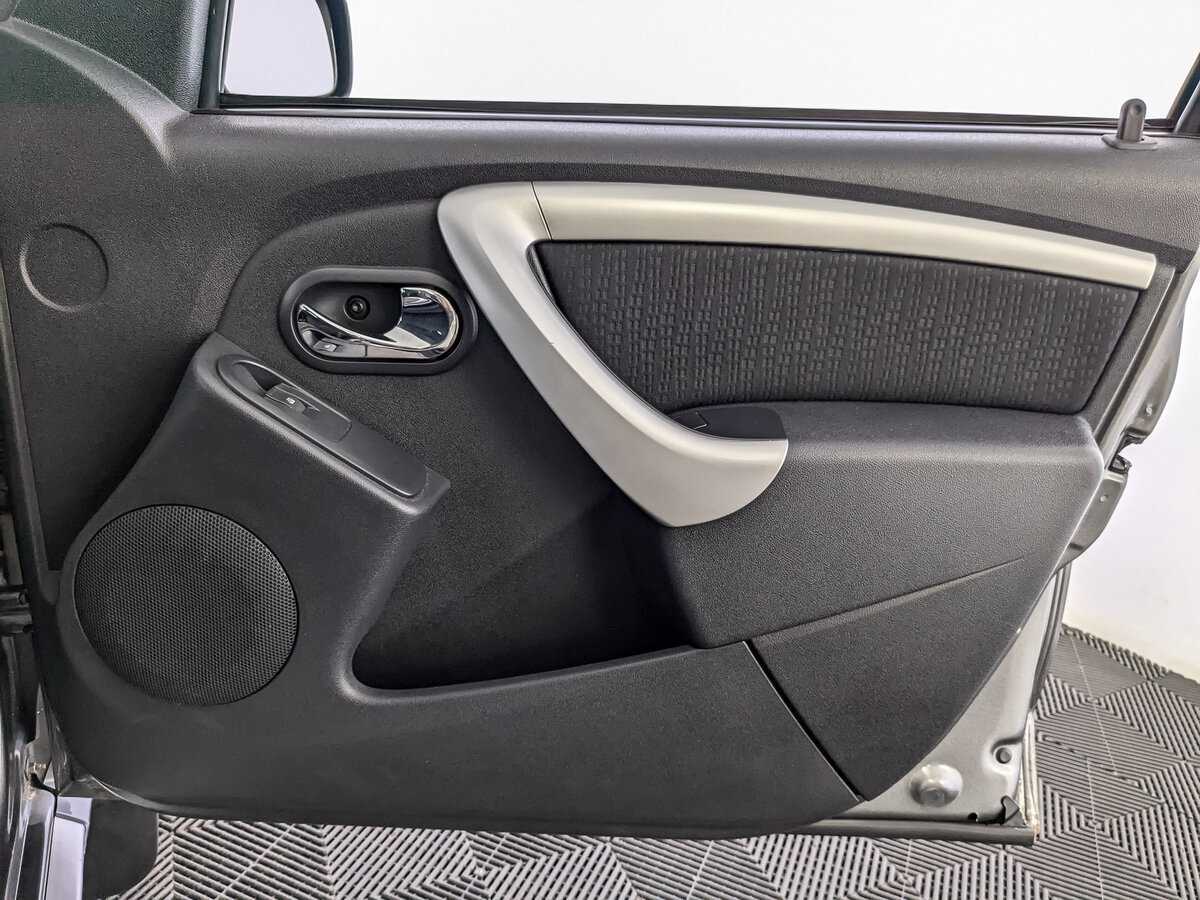 Nissan Terrano б/у, 2015, Автоматическая. Фото: #20