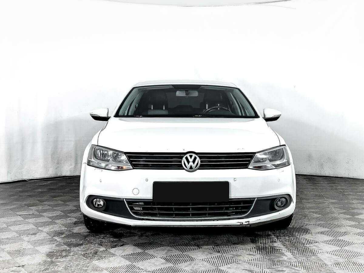 Volkswagen Jetta б/у, 2013, Автоматическая. Фото: #1