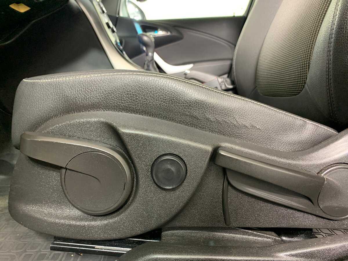 Opel Astra б/у, 2012, Механическая. Фото: #16