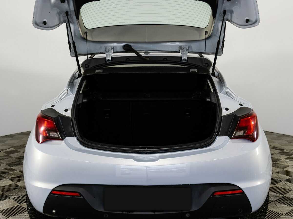 Opel Astra б/у, 2012, Механическая. Фото: #17