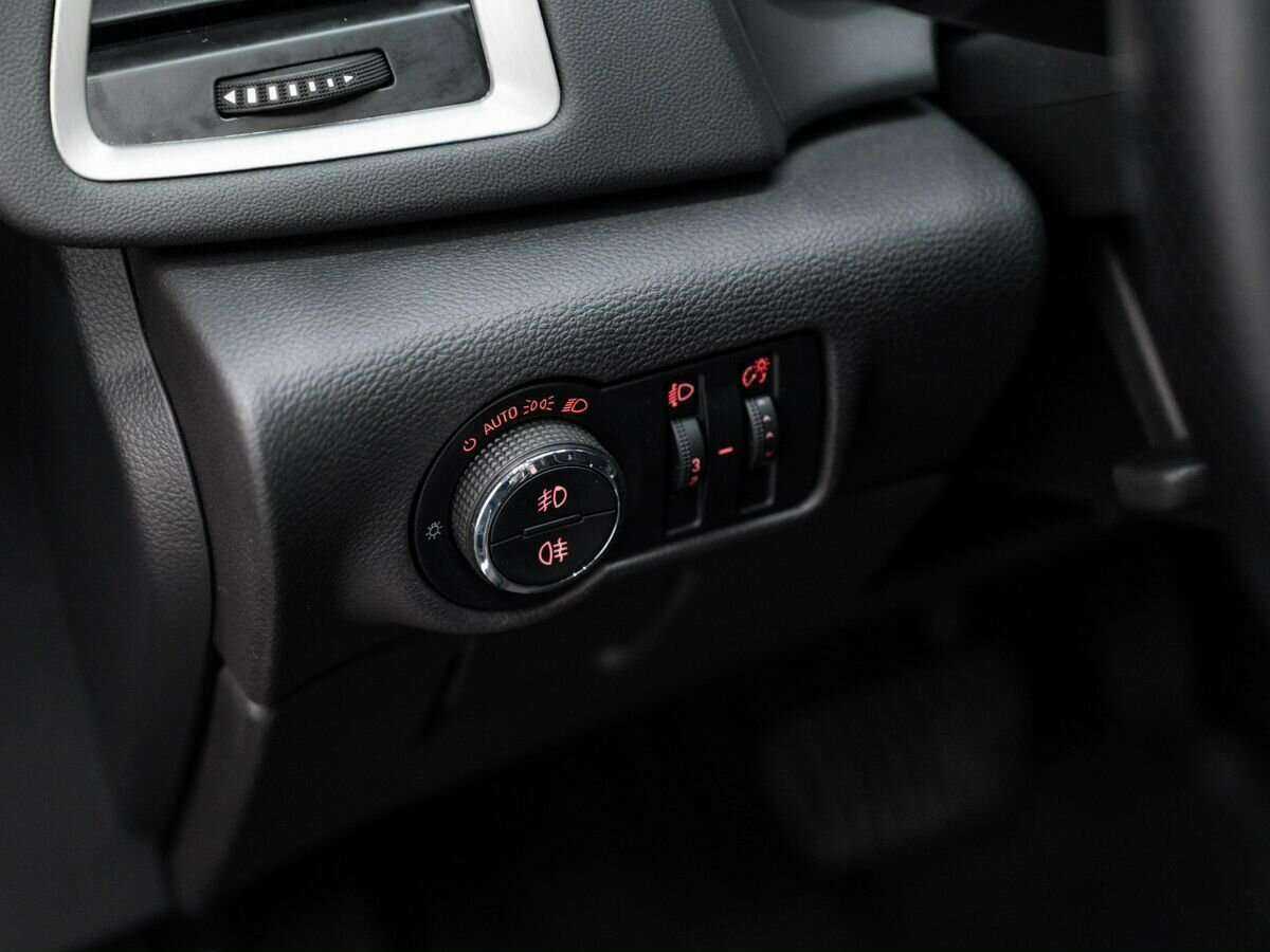 Opel Astra б/у, 2012, Автоматическая. Фото: #9