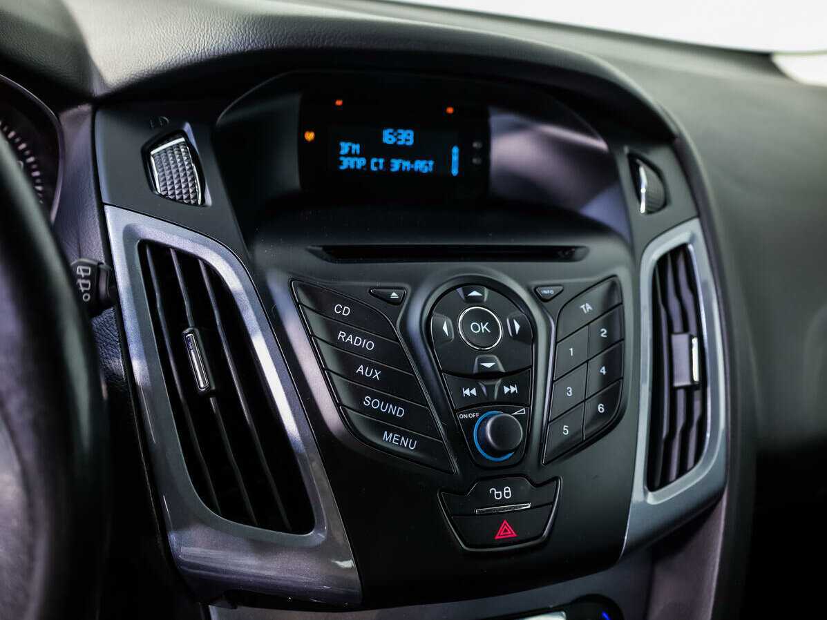 Ford Focus б/у, 2013, Механическая. Фото: #12