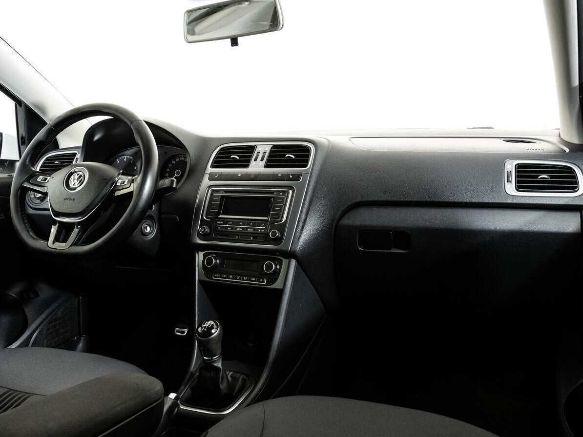 Volkswagen Polo б/у, 2016, Механическая. Фото: #8