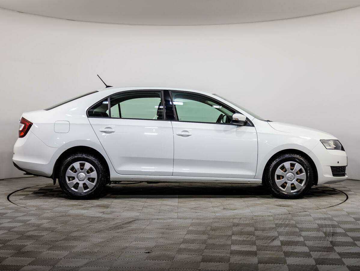 Skoda Rapid б/у, 2017, Механическая. Фото: #2