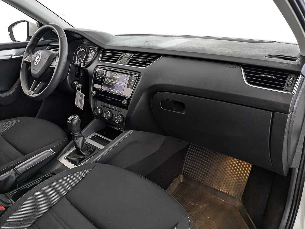 Skoda Octavia б/у, 2019, Механическая. Фото: #11
