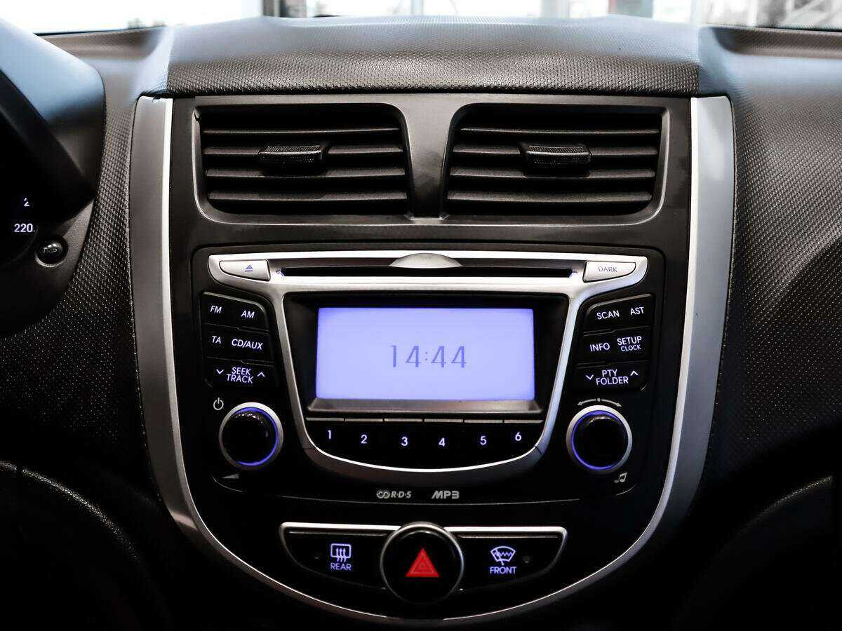 Hyundai Solaris б/у, 2012, Автоматическая. Фото: #12