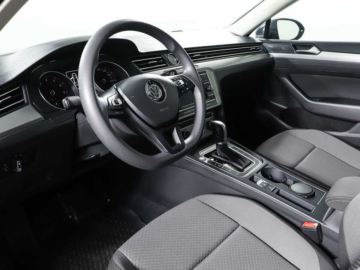 Volkswagen Passat б/у, 2017, Роботизированная. Фото: #13