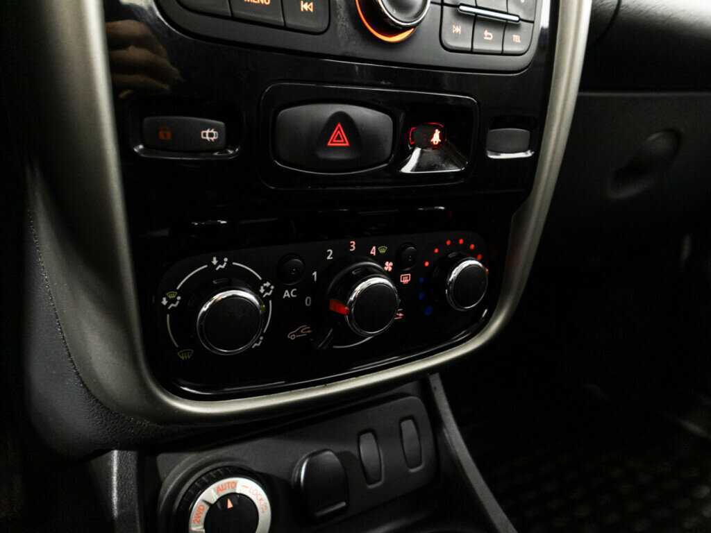 Renault Duster б/у, 2014, Механическая. Фото: #14