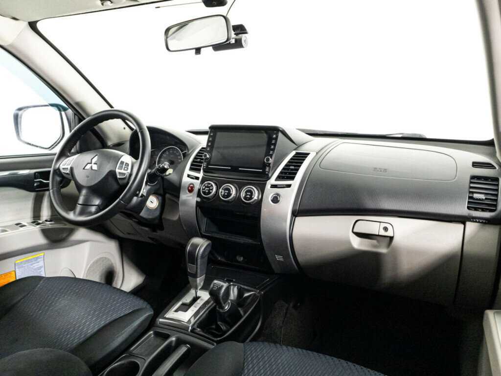 Mitsubishi Pajero Sport б/у, 2014, Автоматическая. Фото: #8