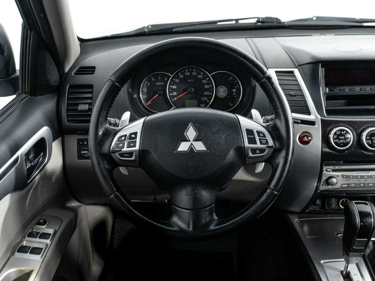 Mitsubishi Pajero Sport б/у, 2012, Автоматическая. Фото: #12