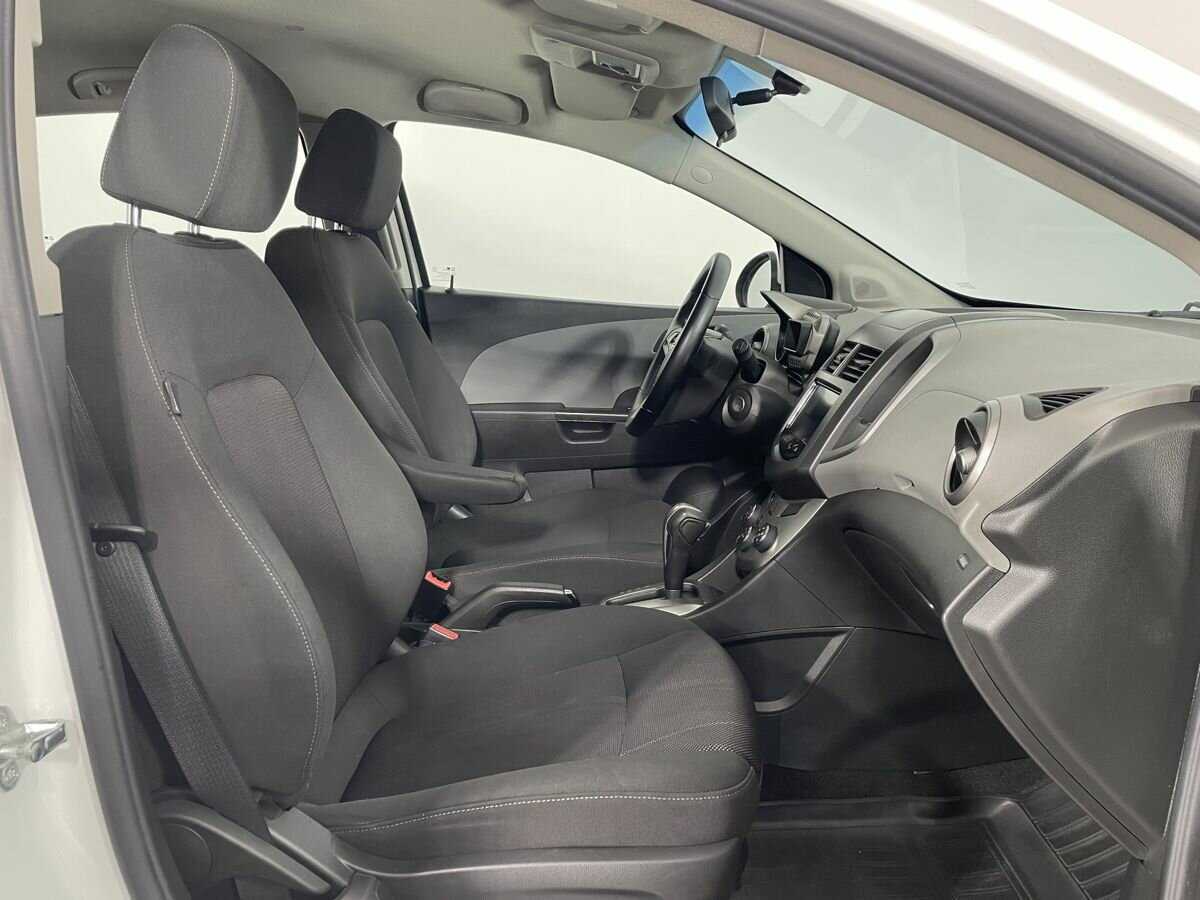 Chevrolet Aveo б/у, 2014, Автоматическая. Фото: #12